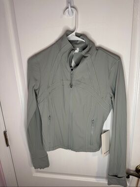 lululemon athletica Light Sage Full-Zip Athletic Jacket size 6